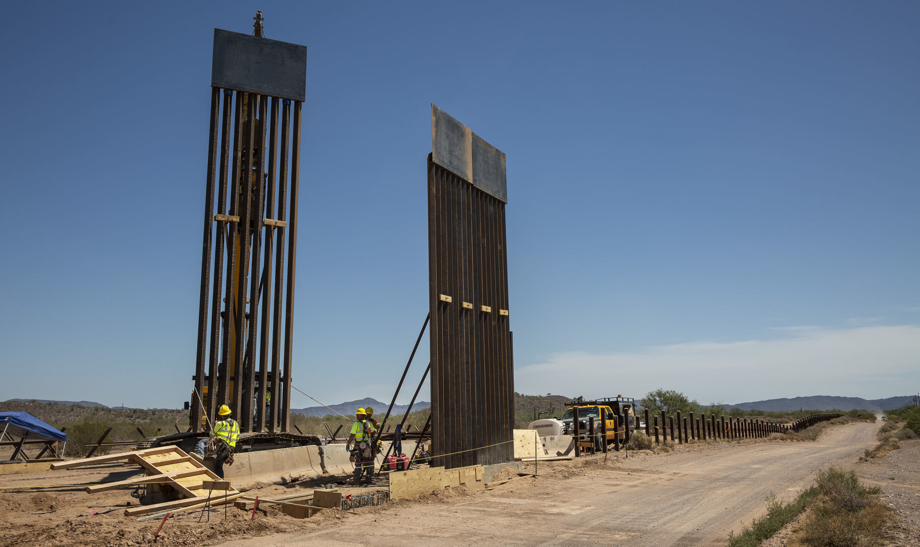 U.S - Mexico border east of Lukeville (LE)